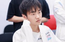 LOL官方点名knight，将他所有荣誉罗列出来，离大满贯还差一个S冠