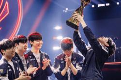 LOL更新战队实力排行榜，BLG下滑(huá)到(dào)第(dì)5名，LCK包(bāo)攬(lǎn)前二