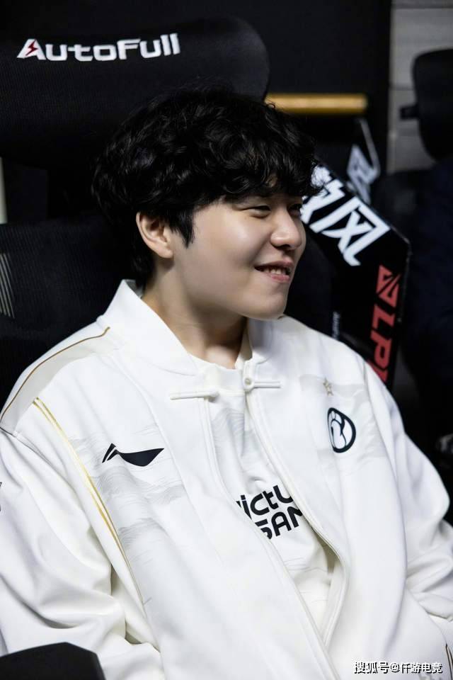 LOL:TheShy透露退役时间,想跟Rookie打到退役