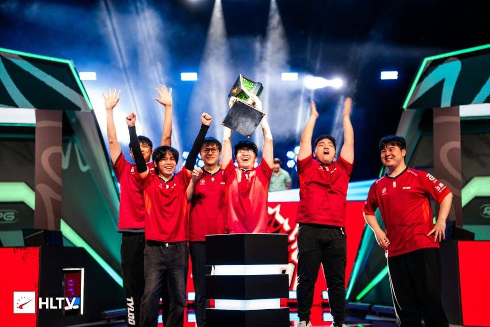 CNCS迎来了久违的冠军!CN.LOL什么时候才能重铸荣光?