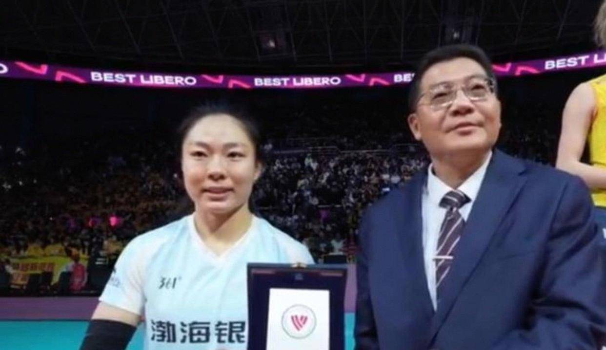 意外！女排新贵公开最新名单，天津自由人被挖角，名帅外孙也在内