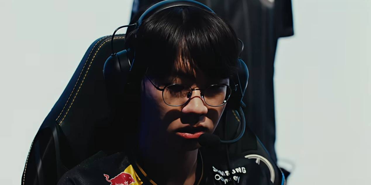 LPL遭遇巨大打击！AL八强首战告负，Faker岩雀封神，Hope葬送比赛