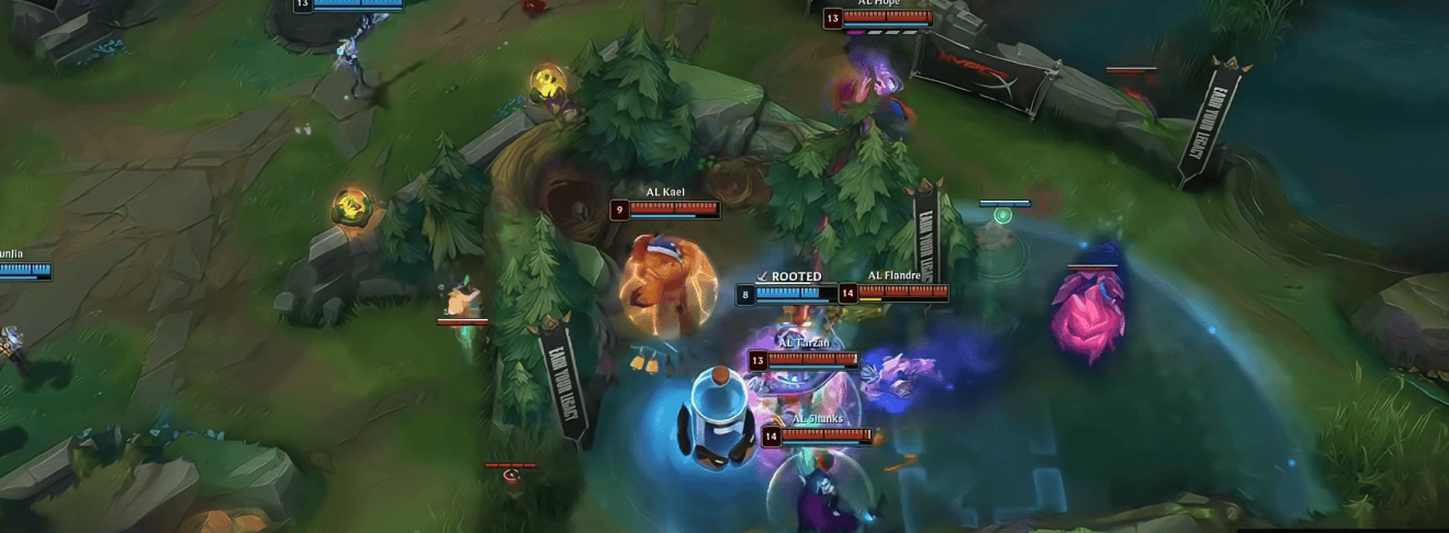 LOL总决赛精彩对决，游戏带你体验策略魅力