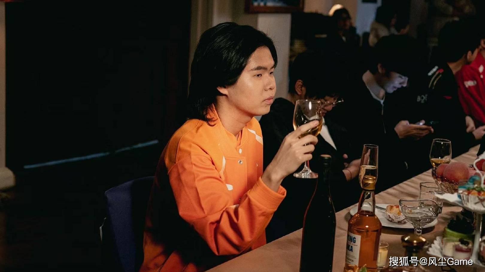 LCK冠军AD惨遭“霸凌”！涵艺直播曝猛料：OMG有人打假赛